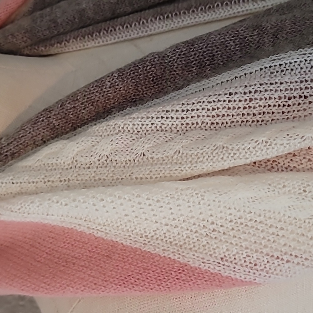 Chanel Elegant Brown and Pink Wrap - Picture 2 of 9